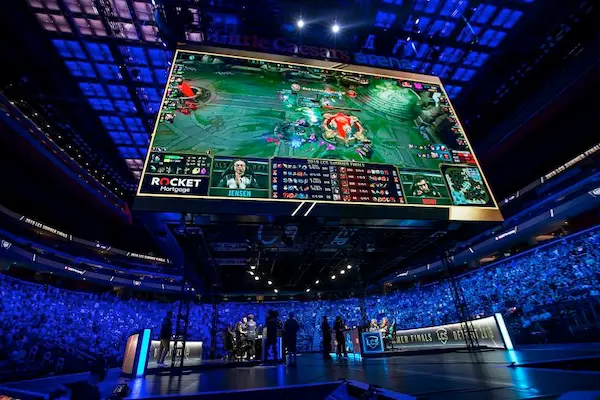 riot-games-co-the-huy-giai-dau-lol-lcs-2023-vi-mau-thuan-voi-game-thu