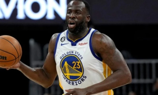 Rõ án phạt của Draymond Green sau hành vi phi thể thao