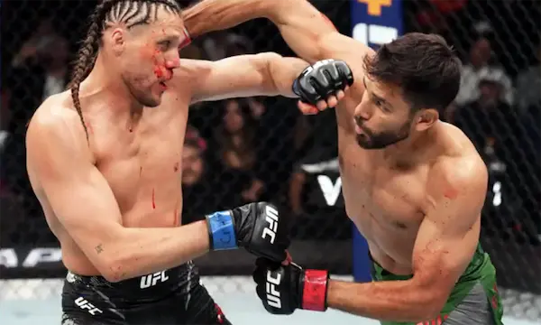 Yair Rodriguez thất bại ngay trên sân nhà