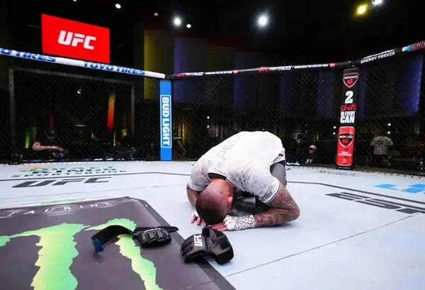 Tyson Pedro tuyên bố giải nghệ