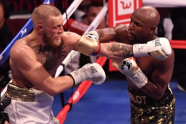 "Độc cô cầu bại" Floyd Mayweather thái độ với trọng tài