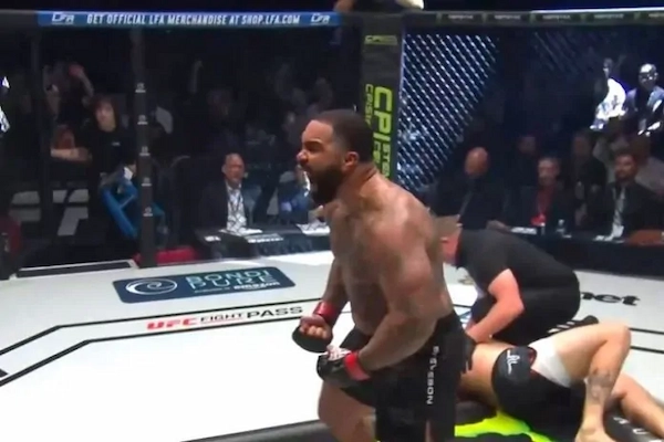 Gable Dan Stevenson chào sân MMA với thành tích gì?