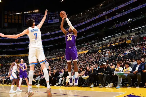 Khả năng ném 3 điểm của Lakers ra sao?