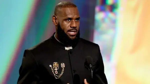 LeBron James đưa ra tuyên bố chính thức về sự nghiệp