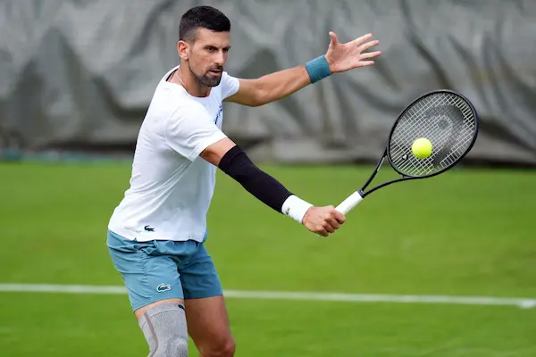 Novak Djokovic trở lại luyện tập, sẵn sàng tái xuất