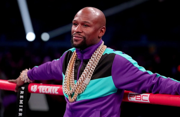 “Độc cô cầu bại” Floyd Mayweather thái độ với trọng tài