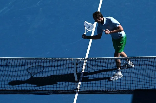 Daniil Medvedev không khống chế cảm xúc tại Australia Open