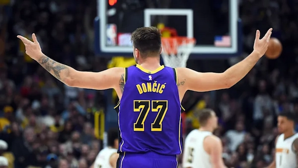 Luka Doncic toả sáng giúp LA Lakers đánh bại Denver Nuggets