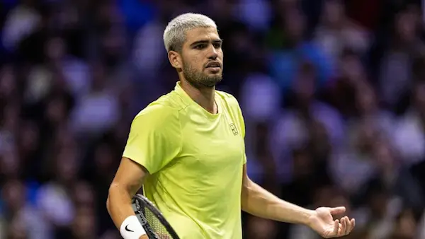 Thất bại của Carlos Alcaraz tại Paris Masters bộc lộ điều gì?