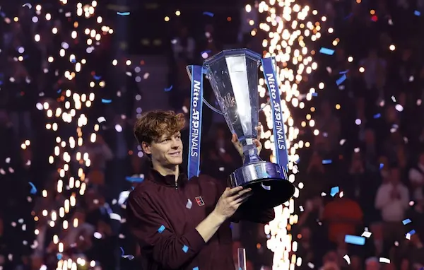 Jannik Sinner đã tạo nên kỷ lục gì tại ATP Finals 2025?