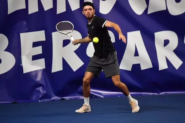 Tại sao tay vợt Quentin Folliot bị cấm thi đấu 20 năm?