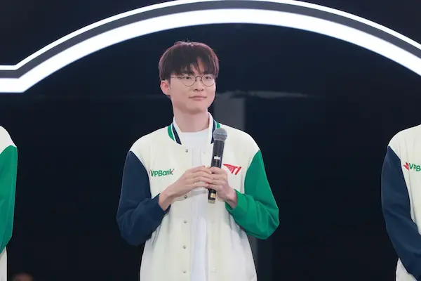 Faker và T1 đã mang đến điều bất ngờ gì cho người hâm mộ Việt Nam?
