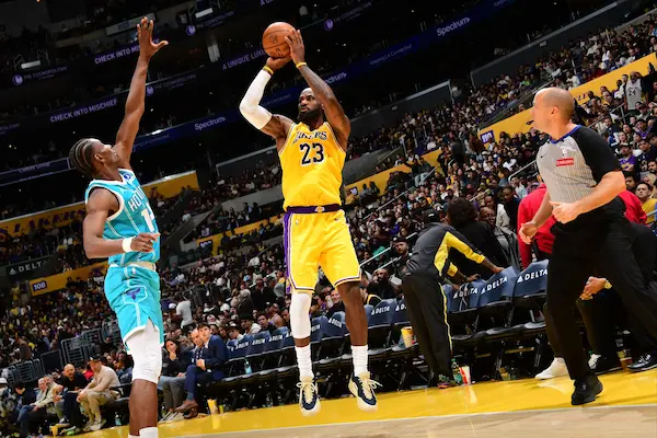 Khả năng ném 3 điểm của Lakers ra sao?